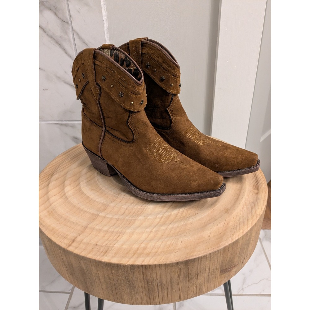 Dingo Women's Brown Faux Suede Star Studded Western‎ Cowboy Ankle Boots
